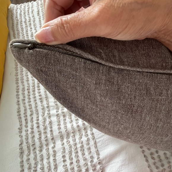 Ralph Lauren 100% Cotton Euro Pillows Feather Inserts 26x26 Neutral Set of 2 - Picture 6 of 10